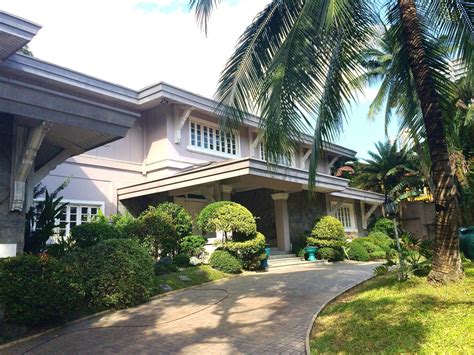 Forbes Park, Makati .